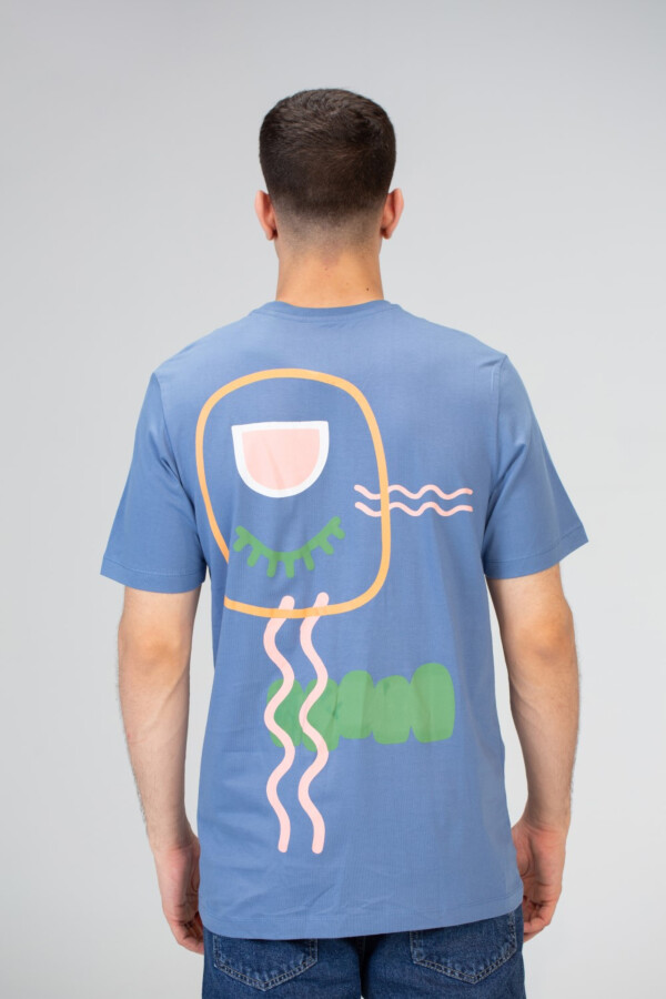 Mens Slim Fit T-shirt With A Round Neck And A Distinctive Front Pocket