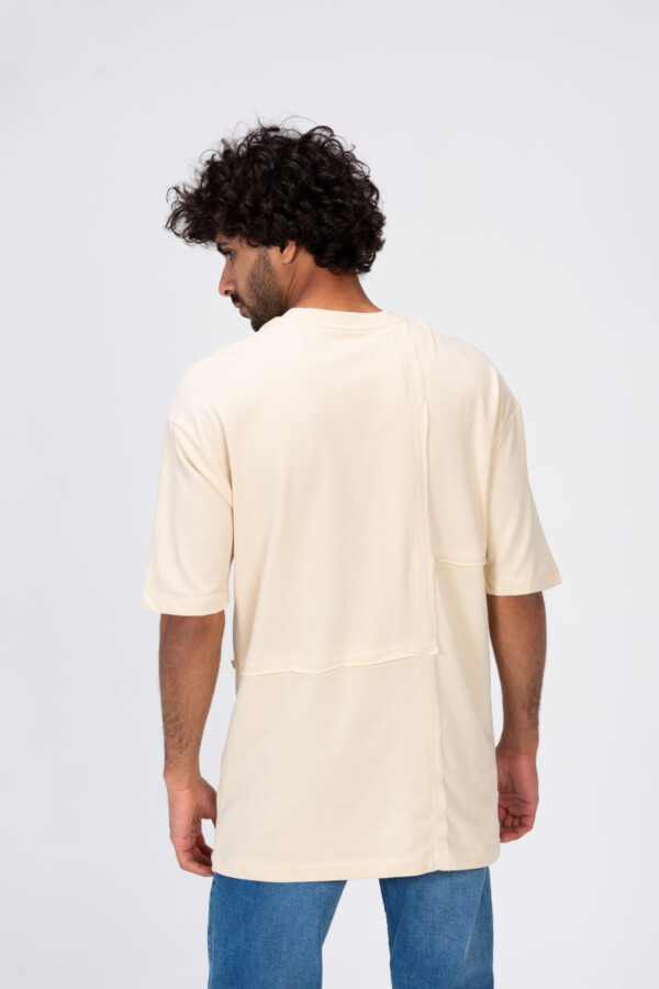 Mens Loose Fit Crew Neck T-Shirt With Unique And New Modern Cut