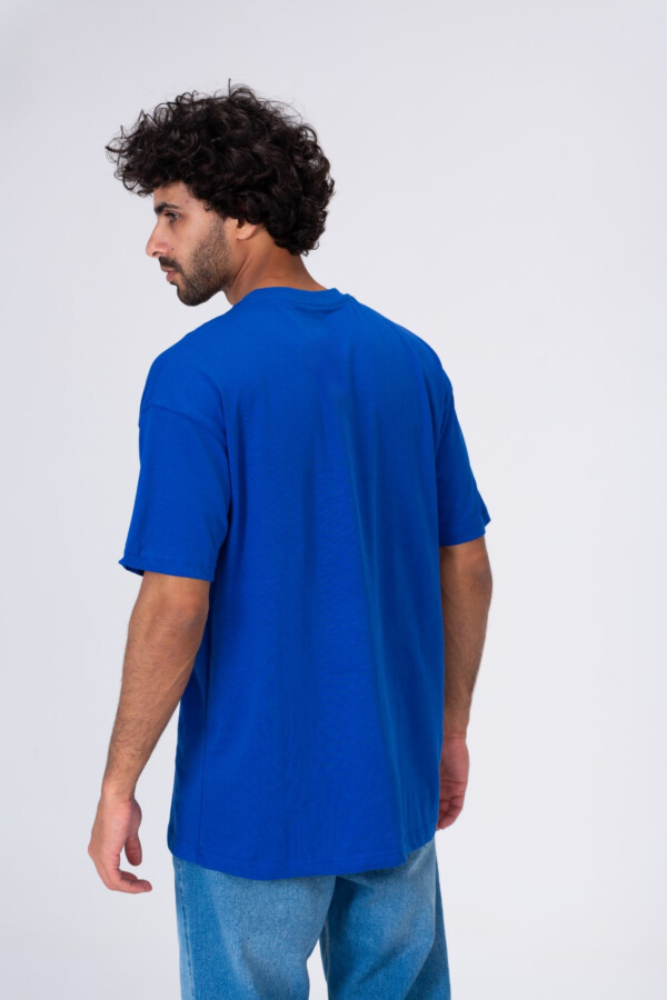 Mens Half Sleeve T-shirt Made Of Soft Cotton With A Zipper Pocket On The Front