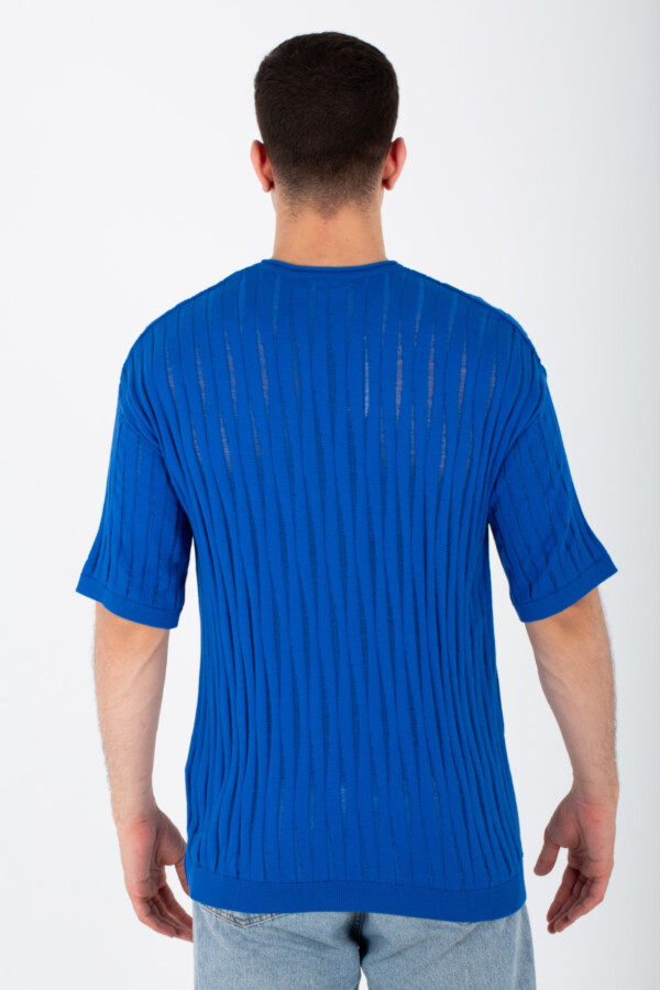 Mens Slim Fit Short Sleeves Trico T-shirt With Round Neck And A Unique Cut