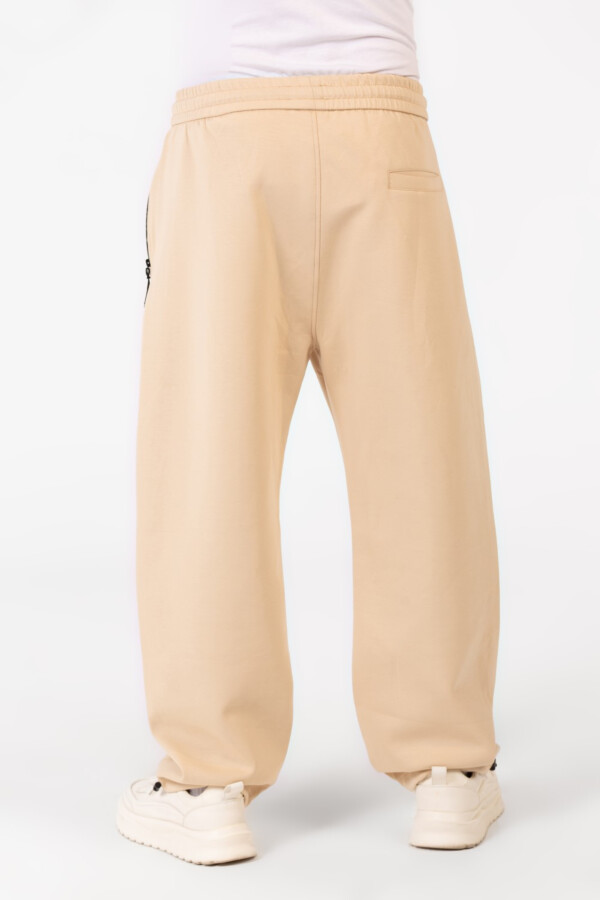 Men's Tomato Oversized Sweatpants With Elastic Waistband And Modern Zipper Pockets