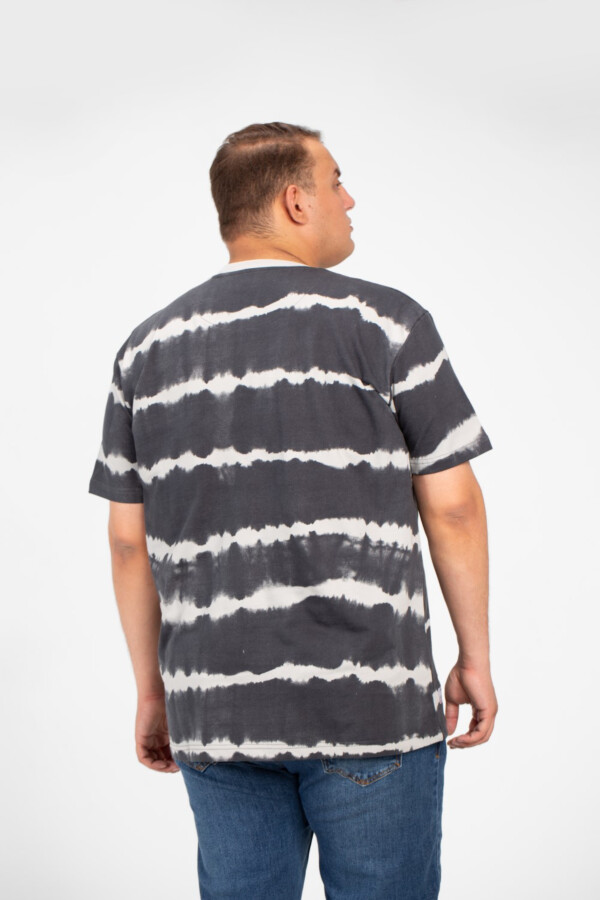 Men's Big Size Short Sleeves Round Neck Jakar T-shirt In A Modern Design