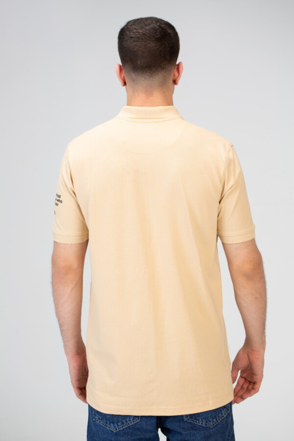 Mens Slim Fit Polo Shirt With Round Neck And Short Sleeves