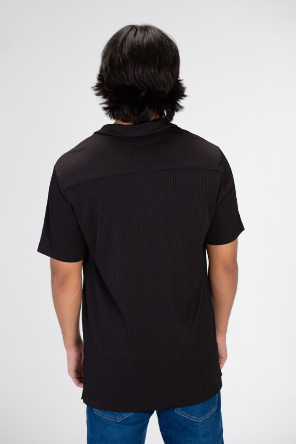 Men's Half Sleeve Slim Fit Basic Shirt With A Unique Cut