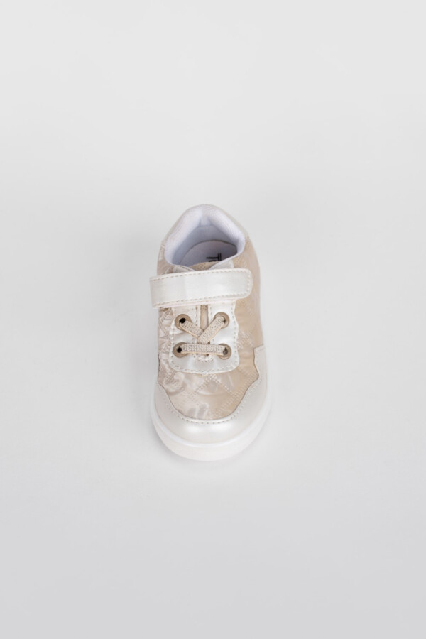 Girl's Flat Sole Faux Leather Sneaker With Unique Style