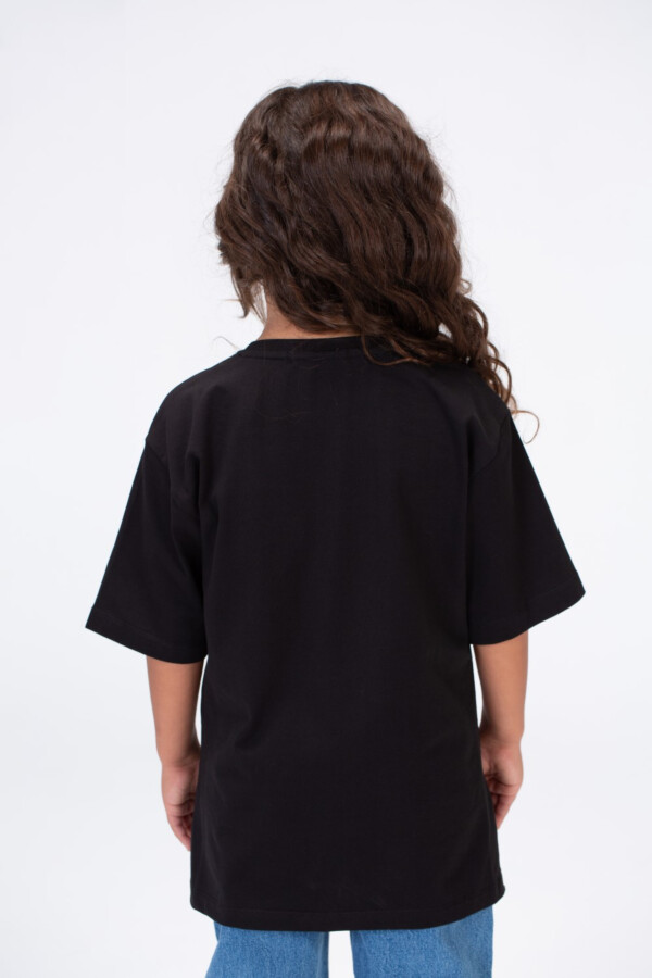 Girls T-shirt With A Round Neck And A Cute Bear Print On The Front