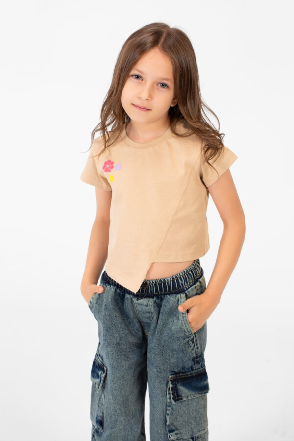 Girl's Round Neck Text Print Half Sleeves T-shirt In Distinctive Design