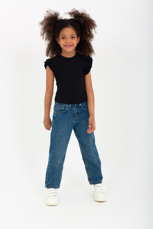 Girls' T-Shirt With Ruffles On The Shoulder And A Unique Material