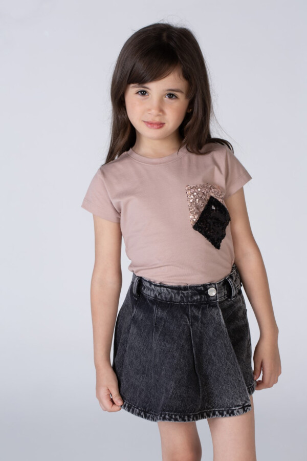 Girls Short Slouchy Casual With A Trendy Cut