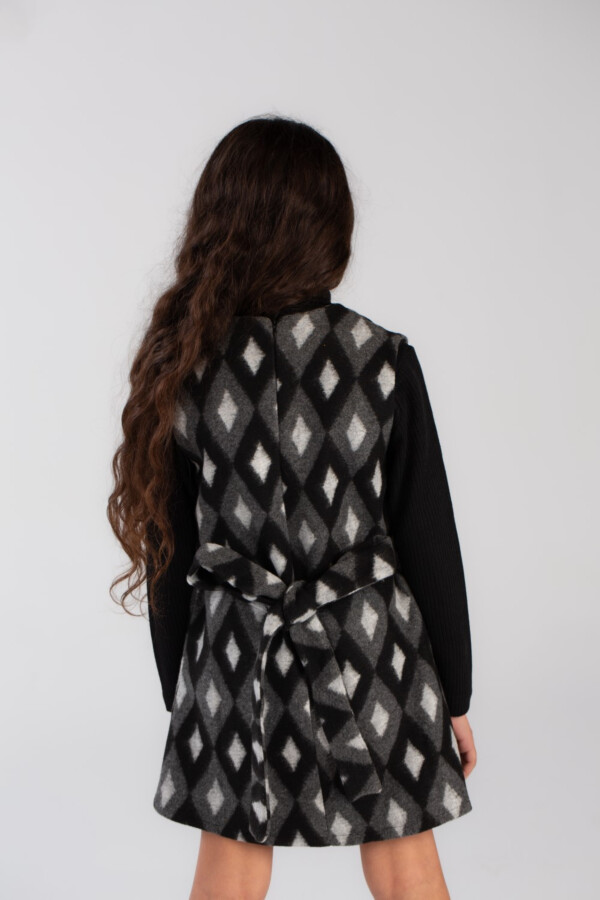 Girl's Regular Fit With V Neck Outfit