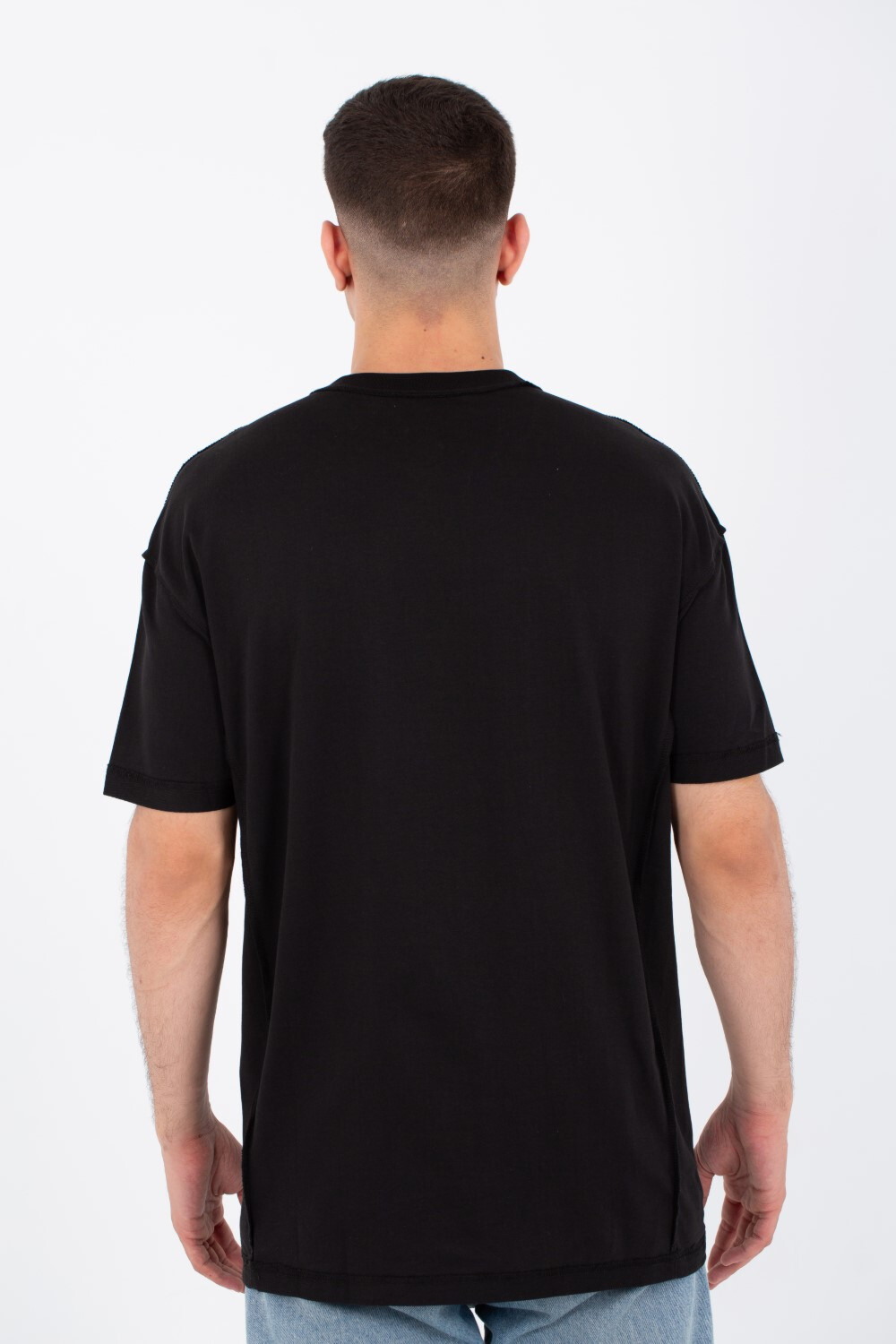 Mens Oversize Basic Plain T-shirt With A Round Neck And A Tomato Patch On The Front