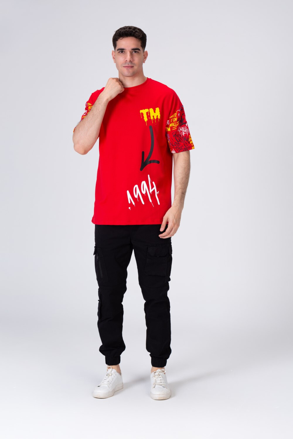 Mens Printed T-shirt With Distinctive Details And Practical Material