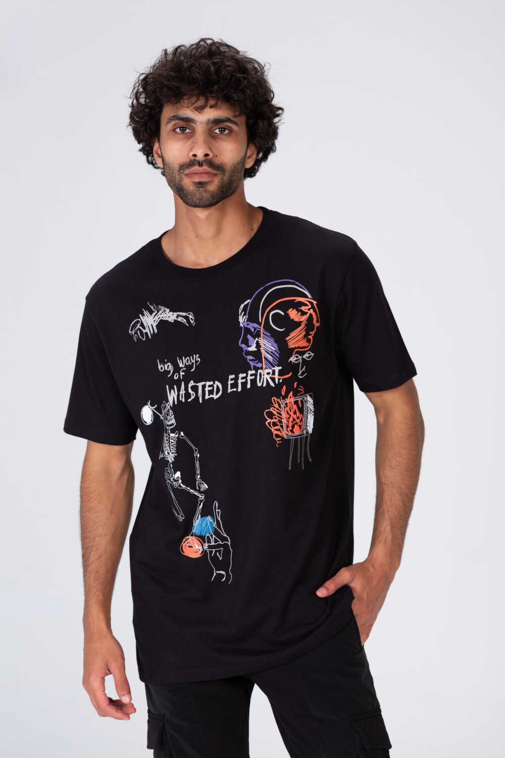 Mens Printed T-shirt With Round Neck And Cotton Material