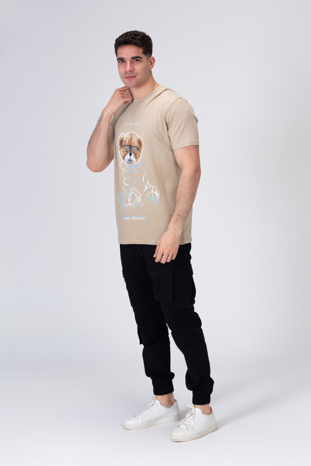 Mens T-shirt With A Bear Print On The Front And Practical Material