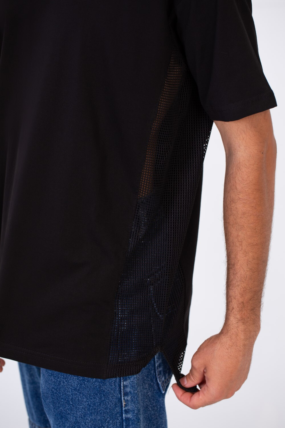 Mens Round Oversize Basic Printed T-shirt Transparent from the sides With A Modern Fit