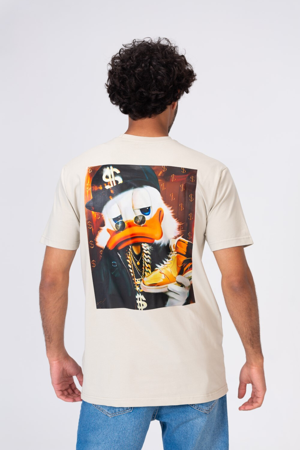 Mens Half Sleeve T-shirt With A Distinctive Print And Comfortable Material