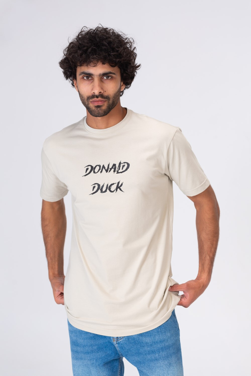 Mens Half Sleeve T-shirt With A Distinctive Print And Comfortable Material