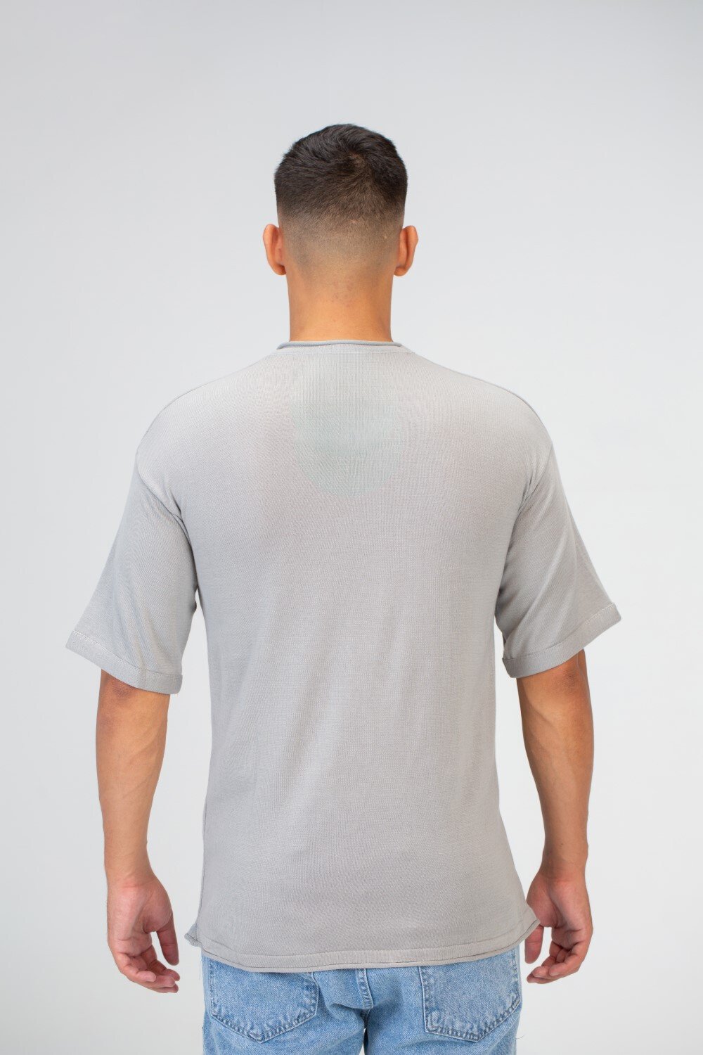 Mens Slim Fit Plain Basic T-Shirt with Short Sleeves And a modern Cut