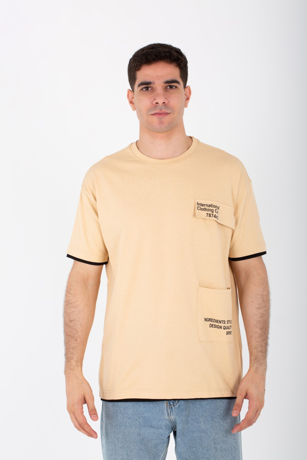 Mens Oversized T-shirt With Short Sleeves And A Front Print With A Distinctive Pocket On The Front