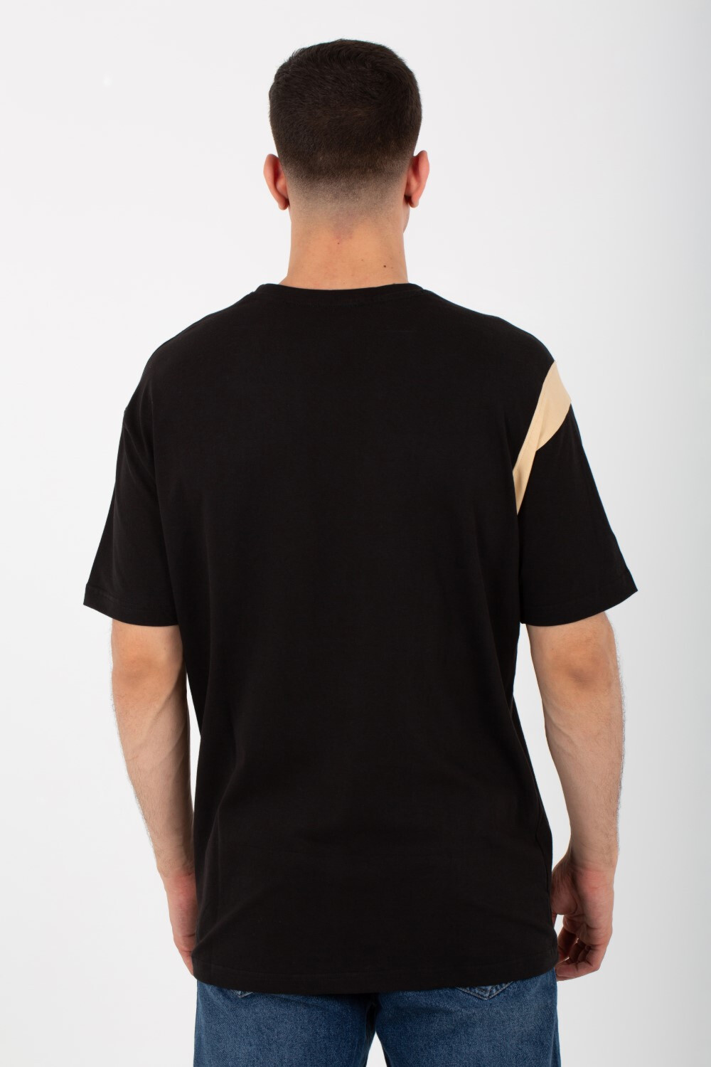 Men's Round Over Size T-Shirt With Front Pocket And Summer Milton Material
