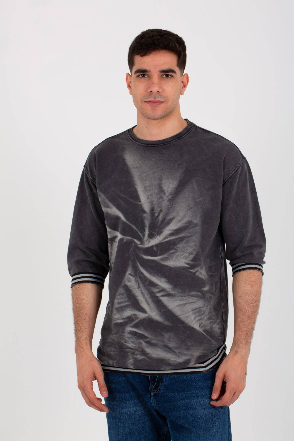 Mens Round Neck T-shirt Made Of Summer Milton Material With A Unique Cut