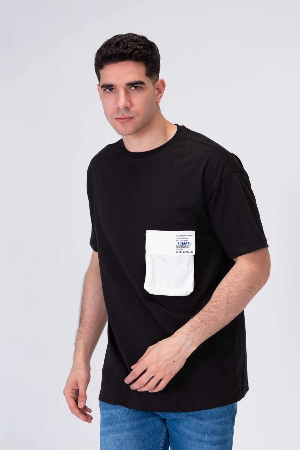 Mens Basic T-shirt With A Round Neck And A Front Pocket