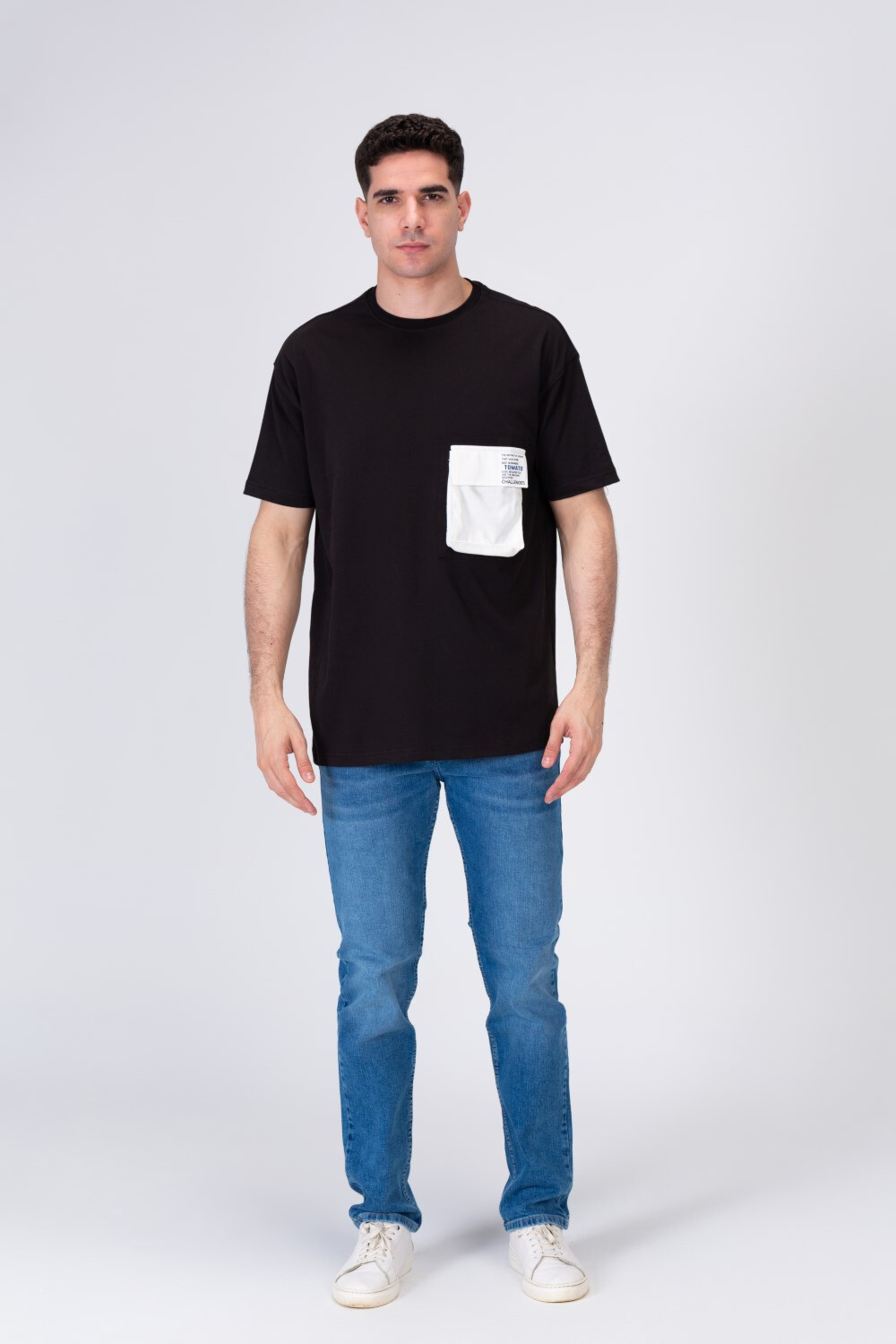 Mens Basic T-shirt With A Round Neck And A Front Pocket
