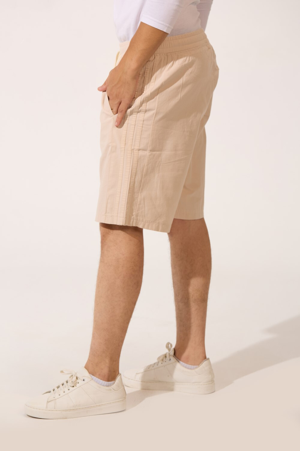 Men's High Quality Basic Linen Short With Drawstring At The Waist And Pockets