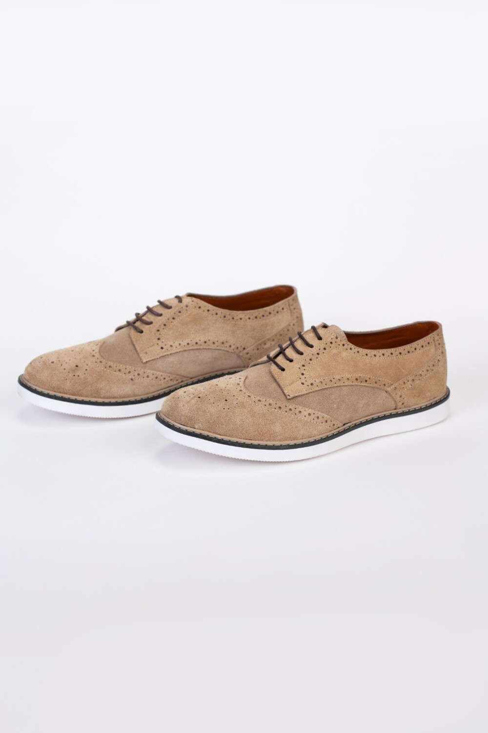 Mens Classic Shoes With Unique And Modern Design And Basic Colors