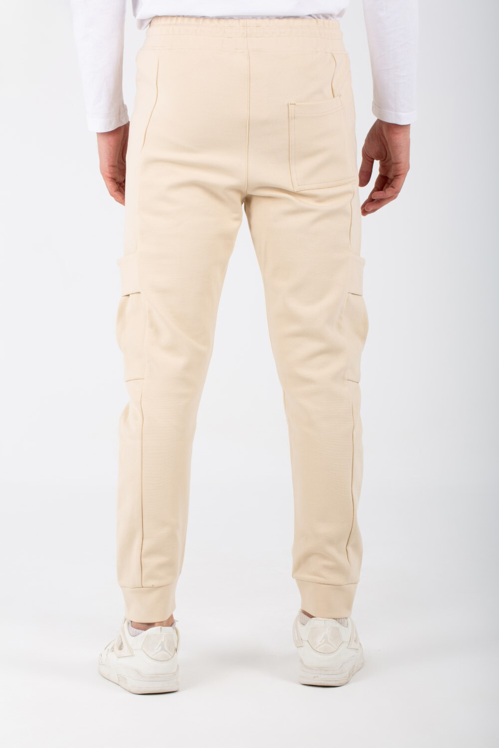 Mens Casual Sweatpants With Side Pockets And A Drawstring In The Middle