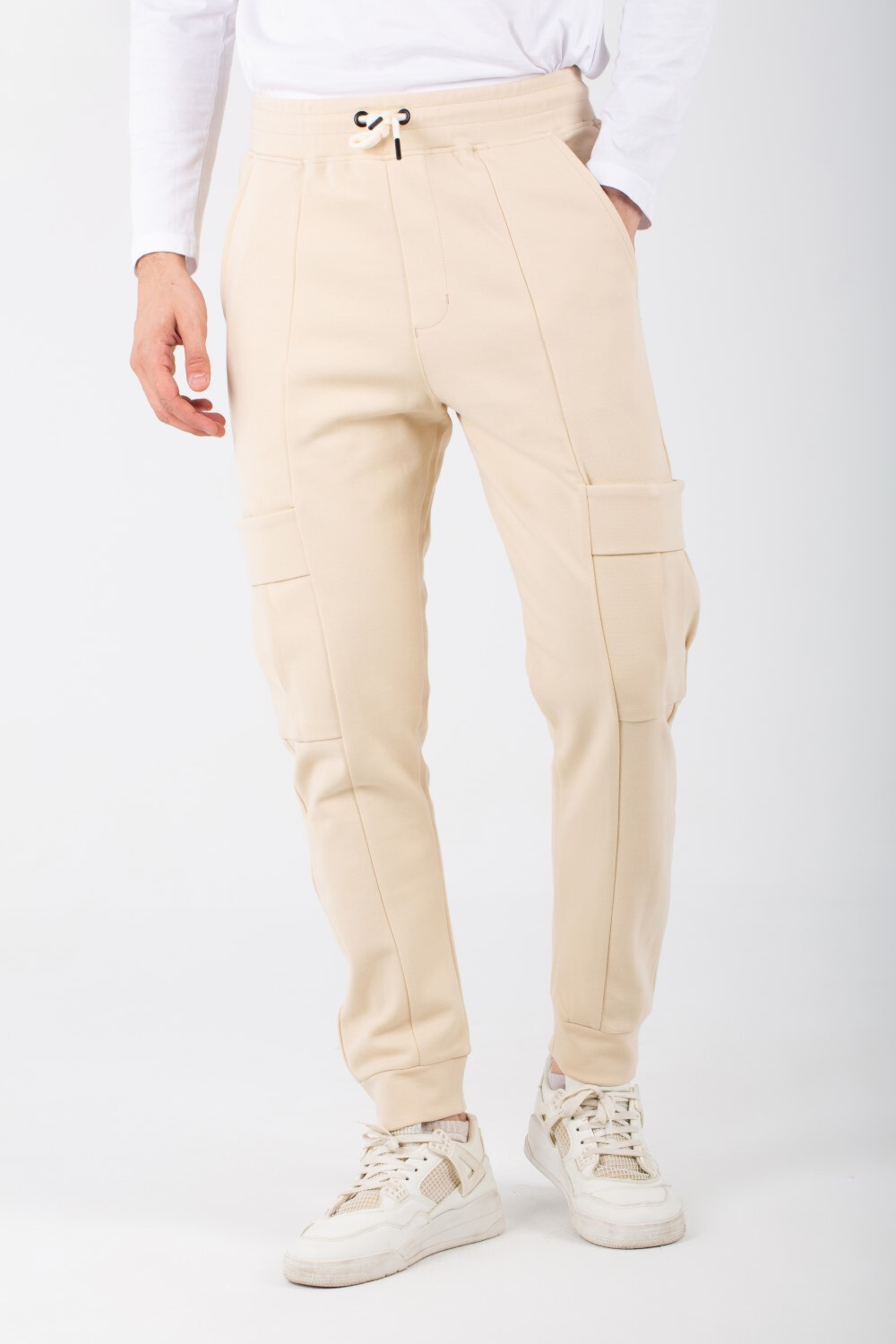 Mens Casual Sweatpants With Side Pockets And A Drawstring In The Middle