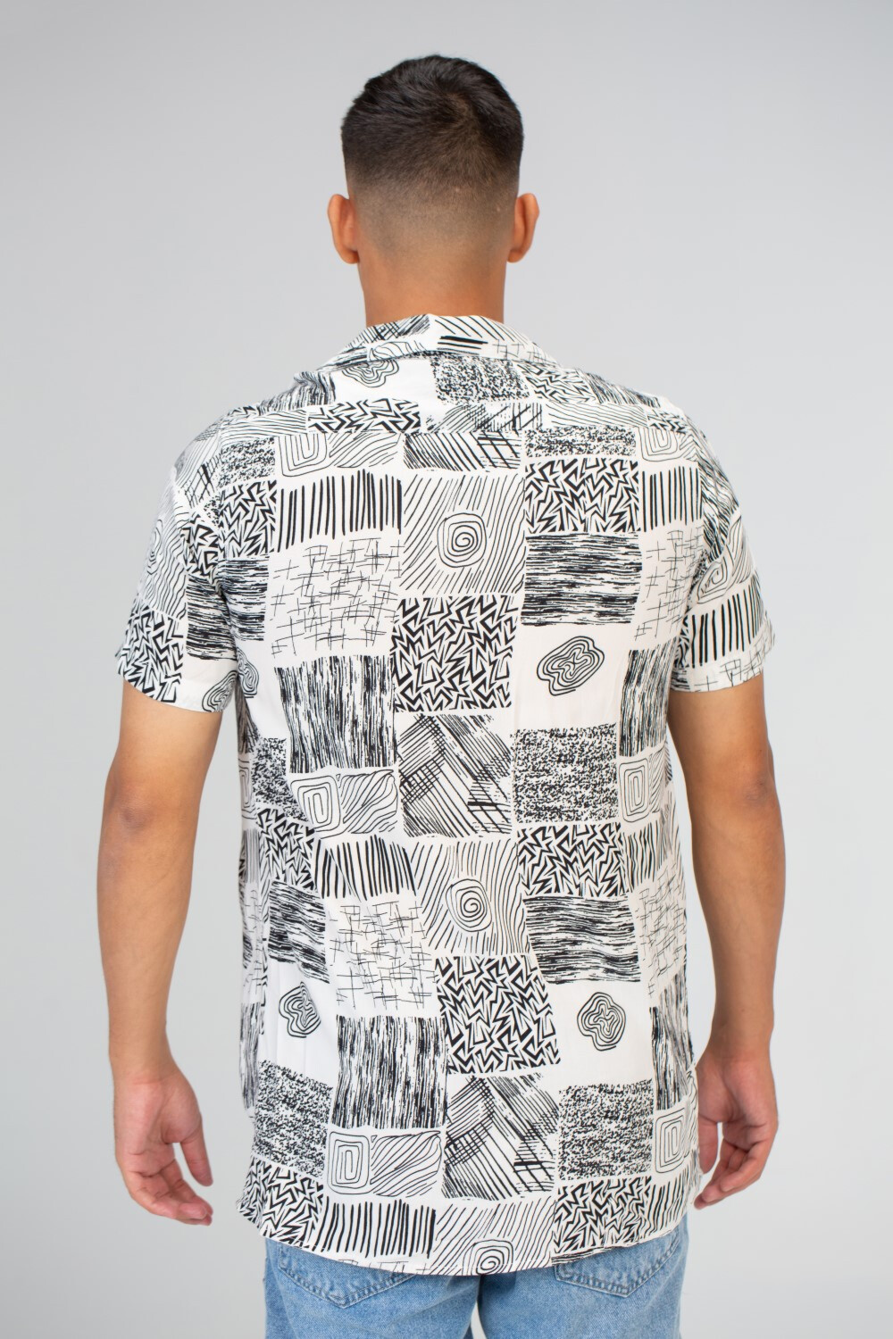 Mens Half Sleeved Jakar Slim Fit Shirt With Printed Cotton Viscose Material