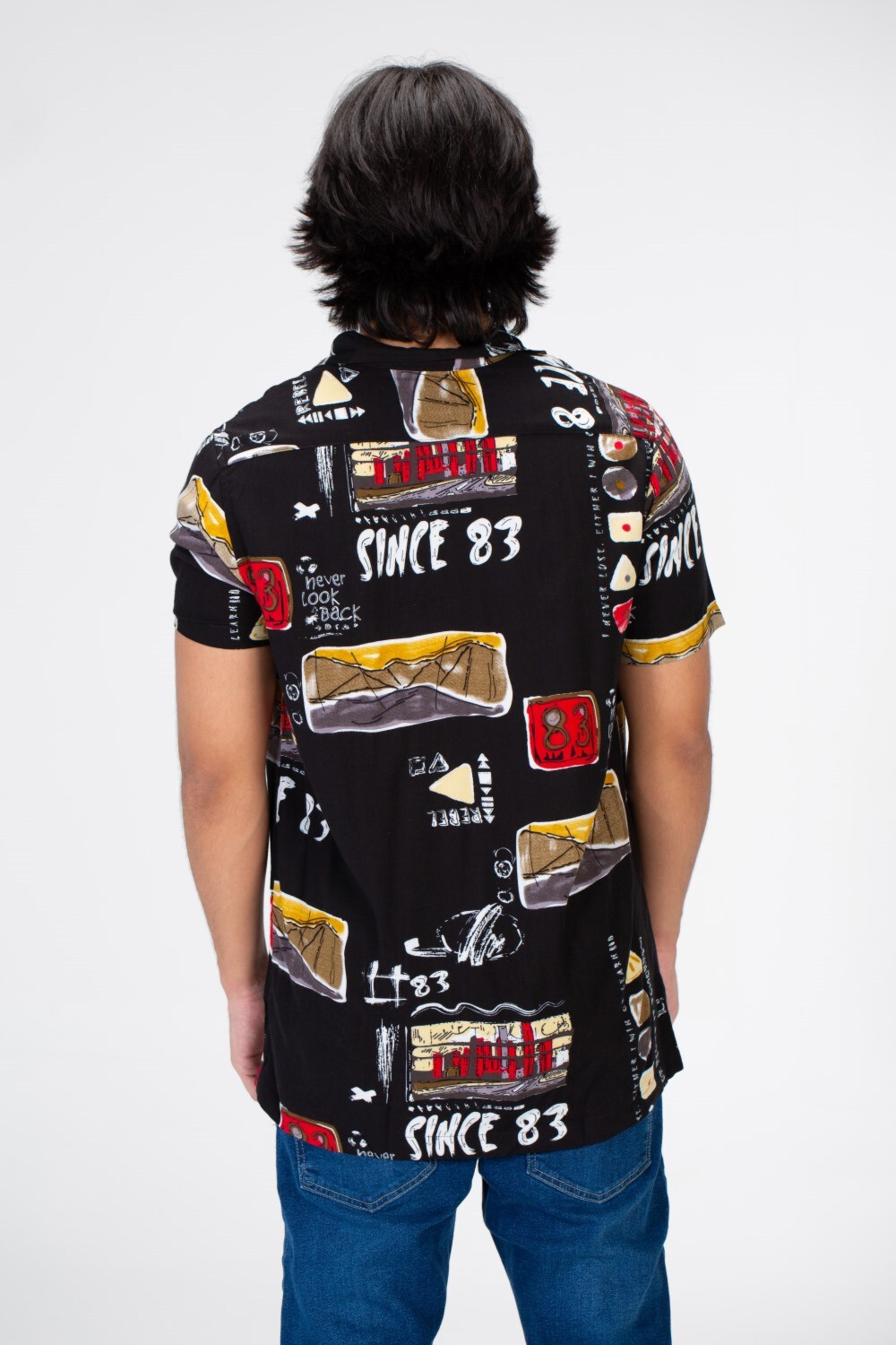 Men's Slim Fit Jakar Printed Shirt With Short Sleeves And Comfortable Cotton Material