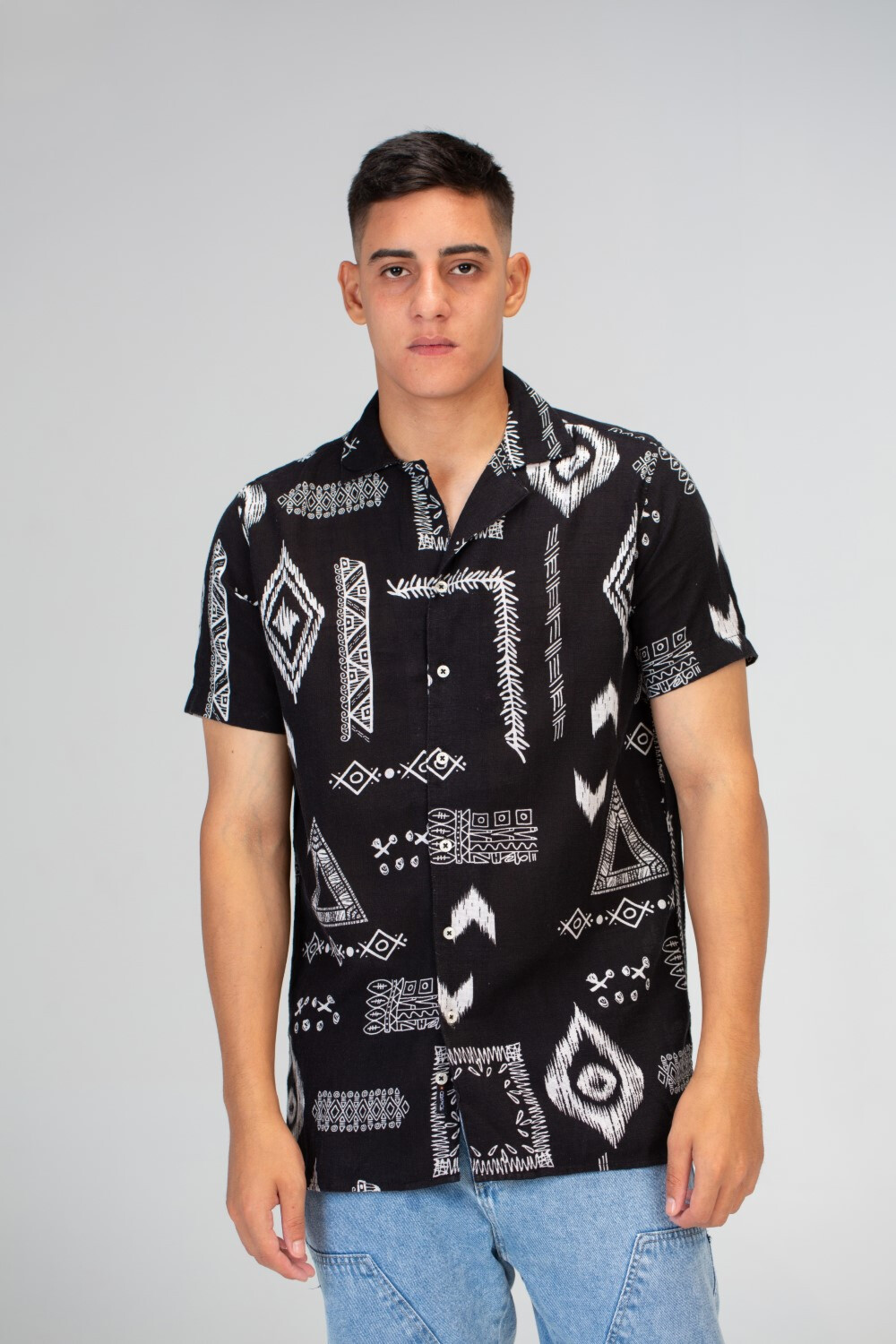 Mens Jakar Short Sleeved Shirt Made Of Linen Material