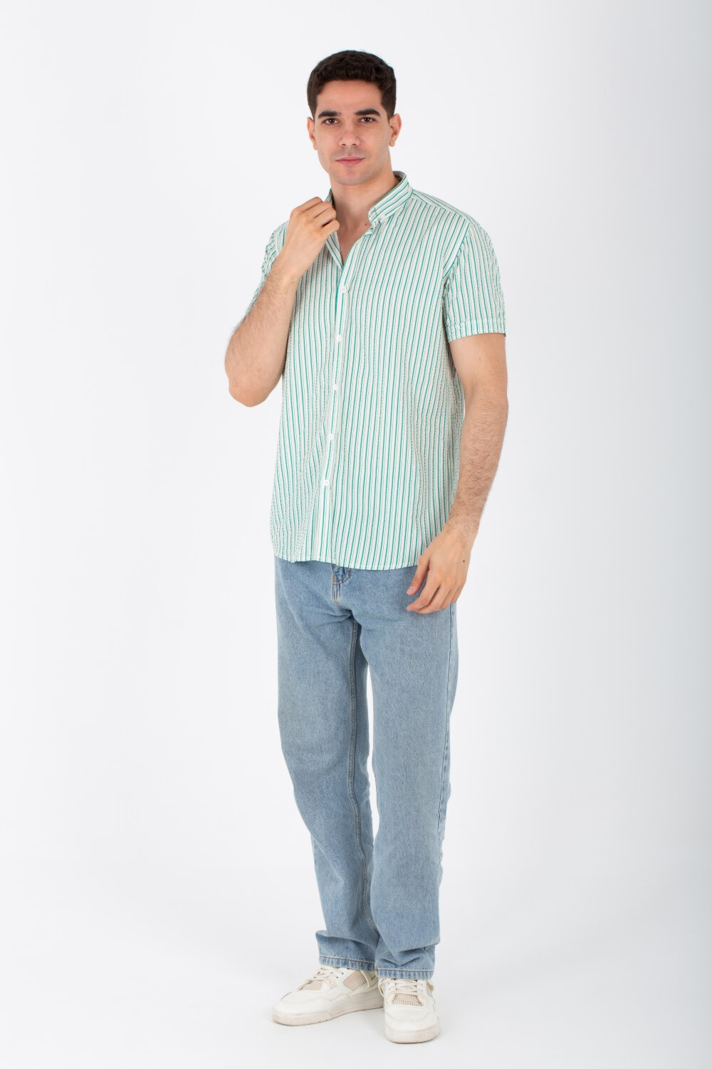 Mens Striped Half Sleeve Shirt With A Collar And Buttons On The Front