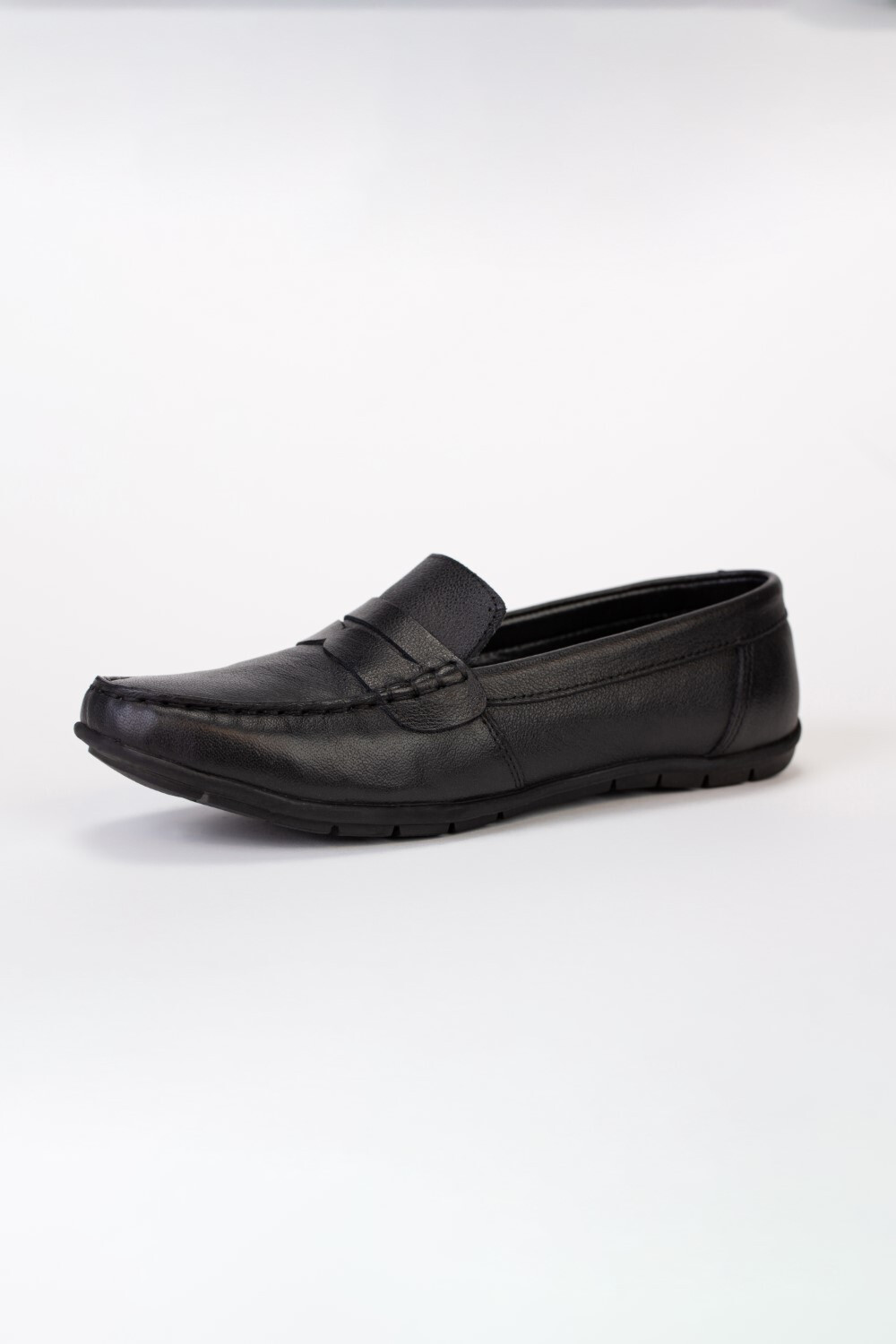 Mens Leather Shoes With High Quality Material And Basic Colors