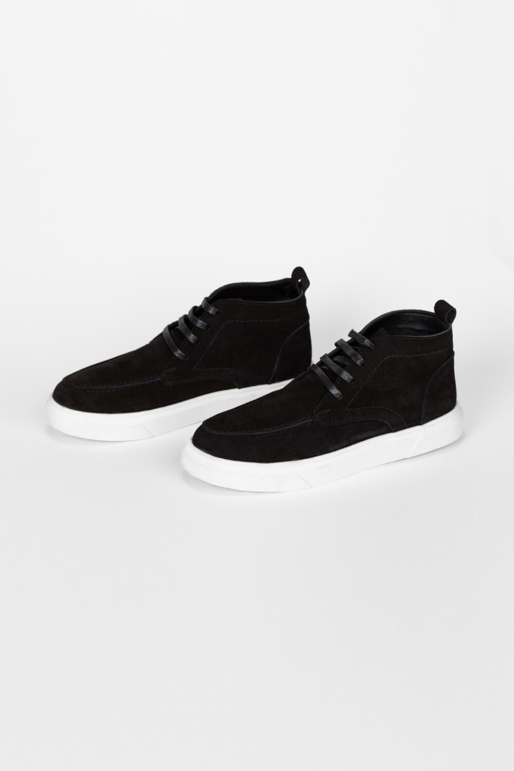 Men's High Top Suede Shoes With A Modern Design