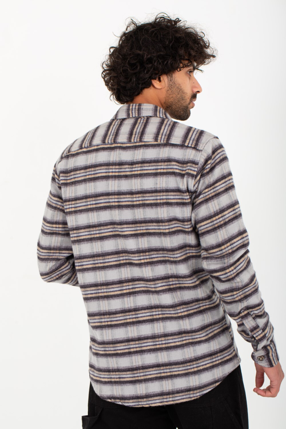 Men's Classic Checked Long Sleeves Regular Fit Made Of Comfort Material Shirt