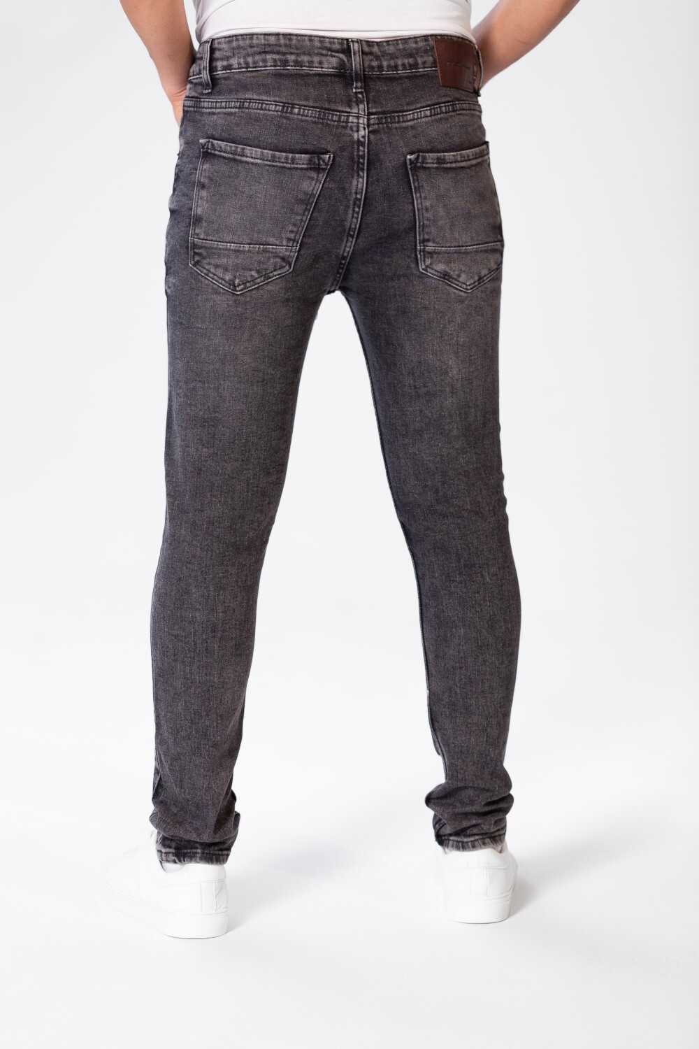 Men's Cutting Jeans Pants With A Skinny Fit 