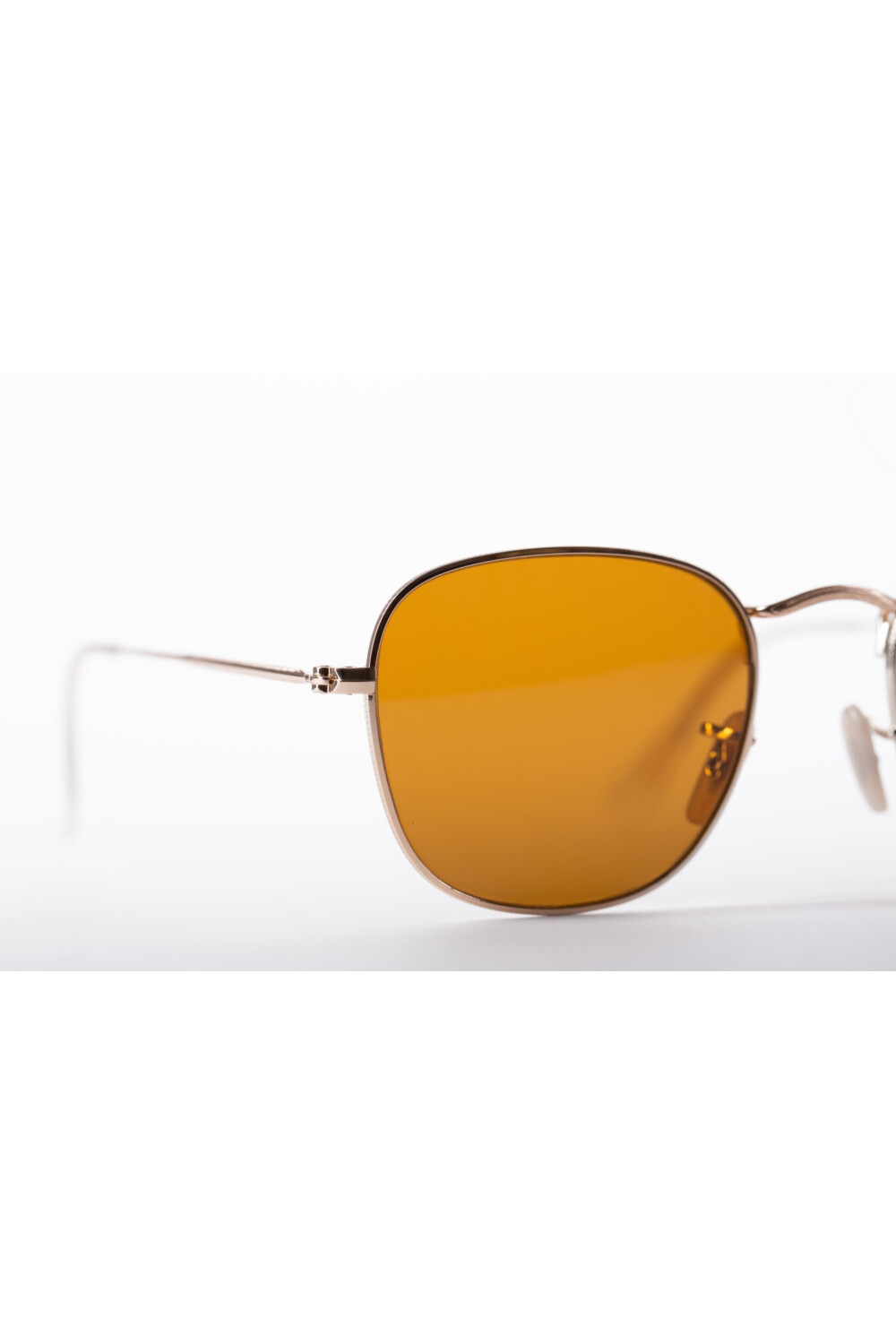 Men's Metal Sunglasses With A Round Frame And High Quality Material
