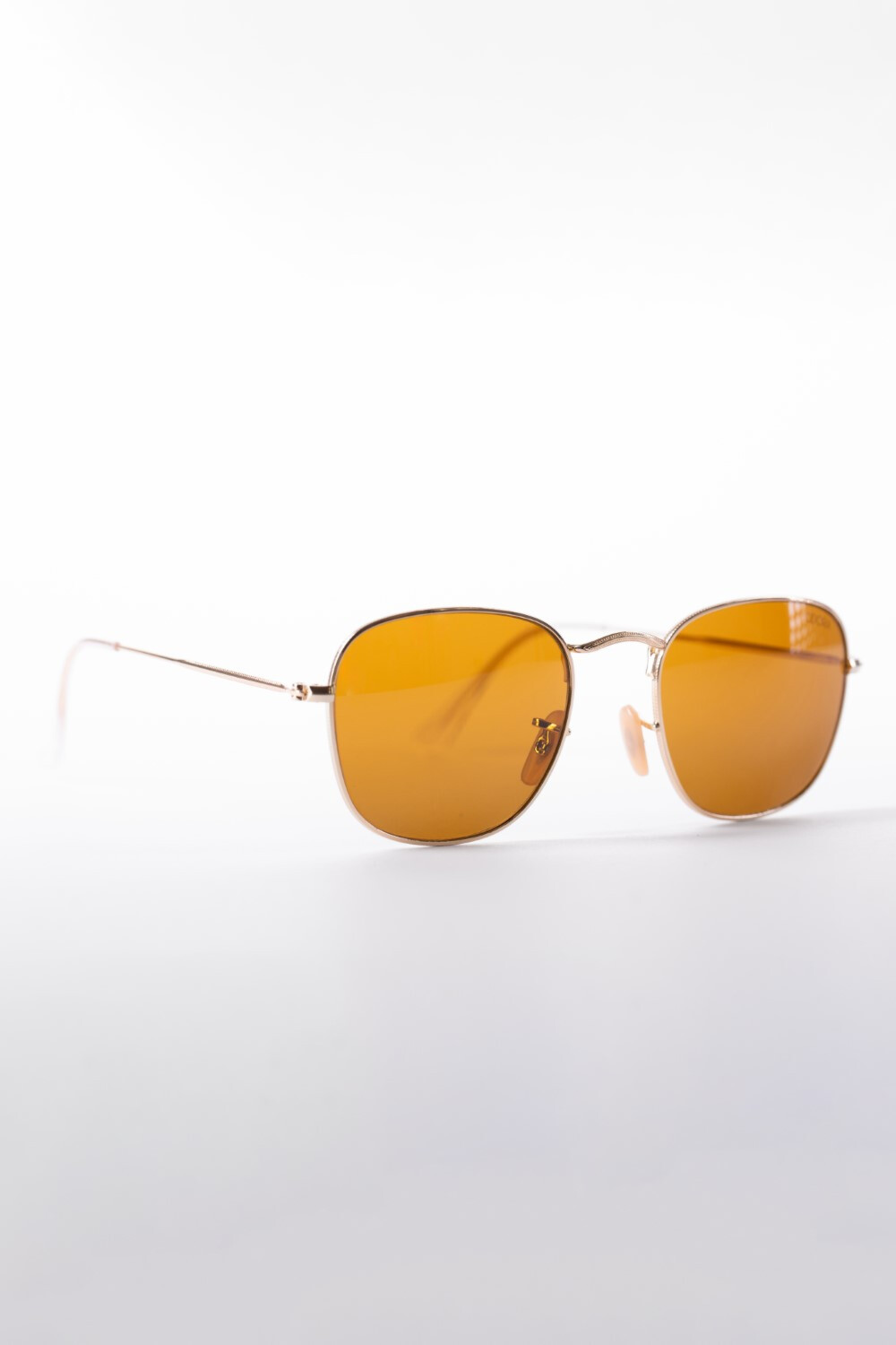 Men's Metal Sunglasses With A Round Frame And High Quality Material