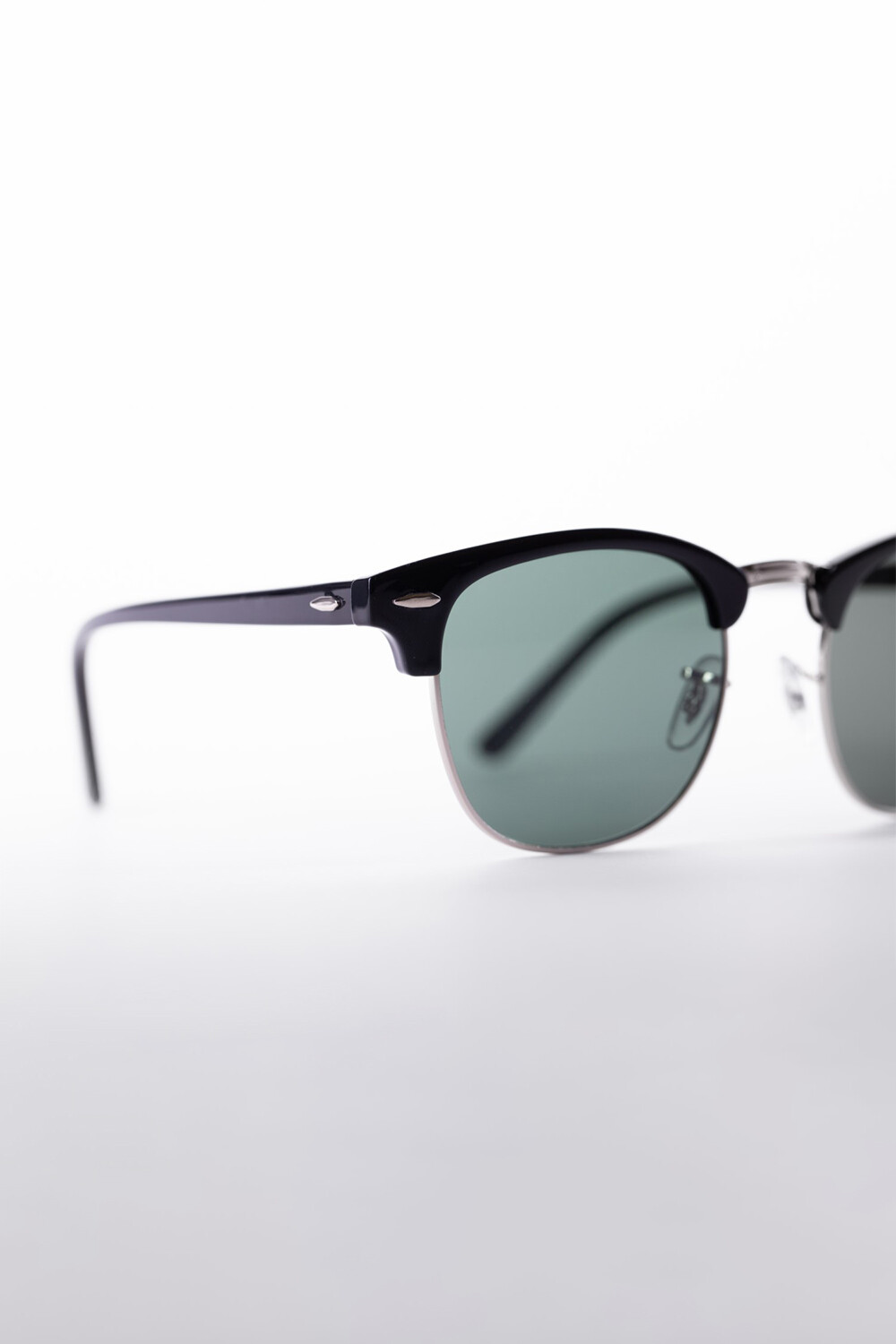 Men's Sunglasses With Different Frame And High Quality Materials