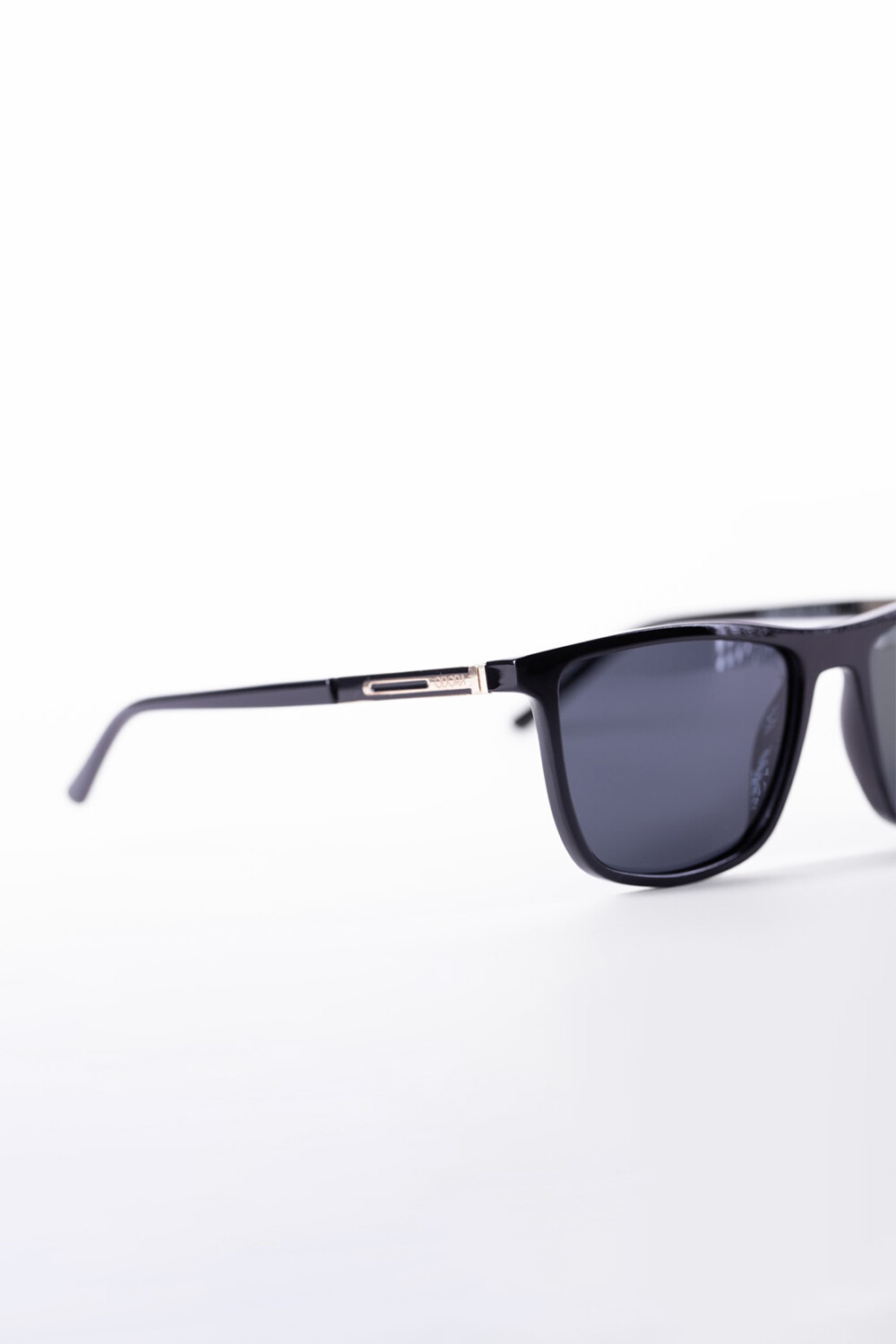 Men's Tomato Casual Sunglasses With A Distinctive Design