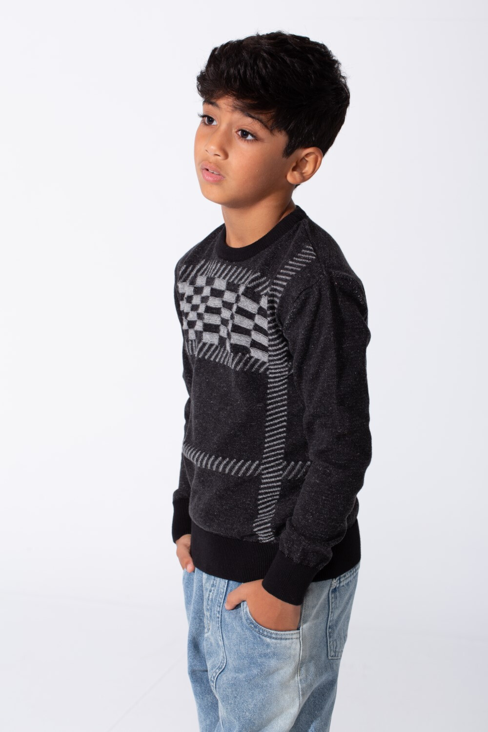 Boy's Slim Fit Cotton Pullover With A Round Neck And Long Sleeves