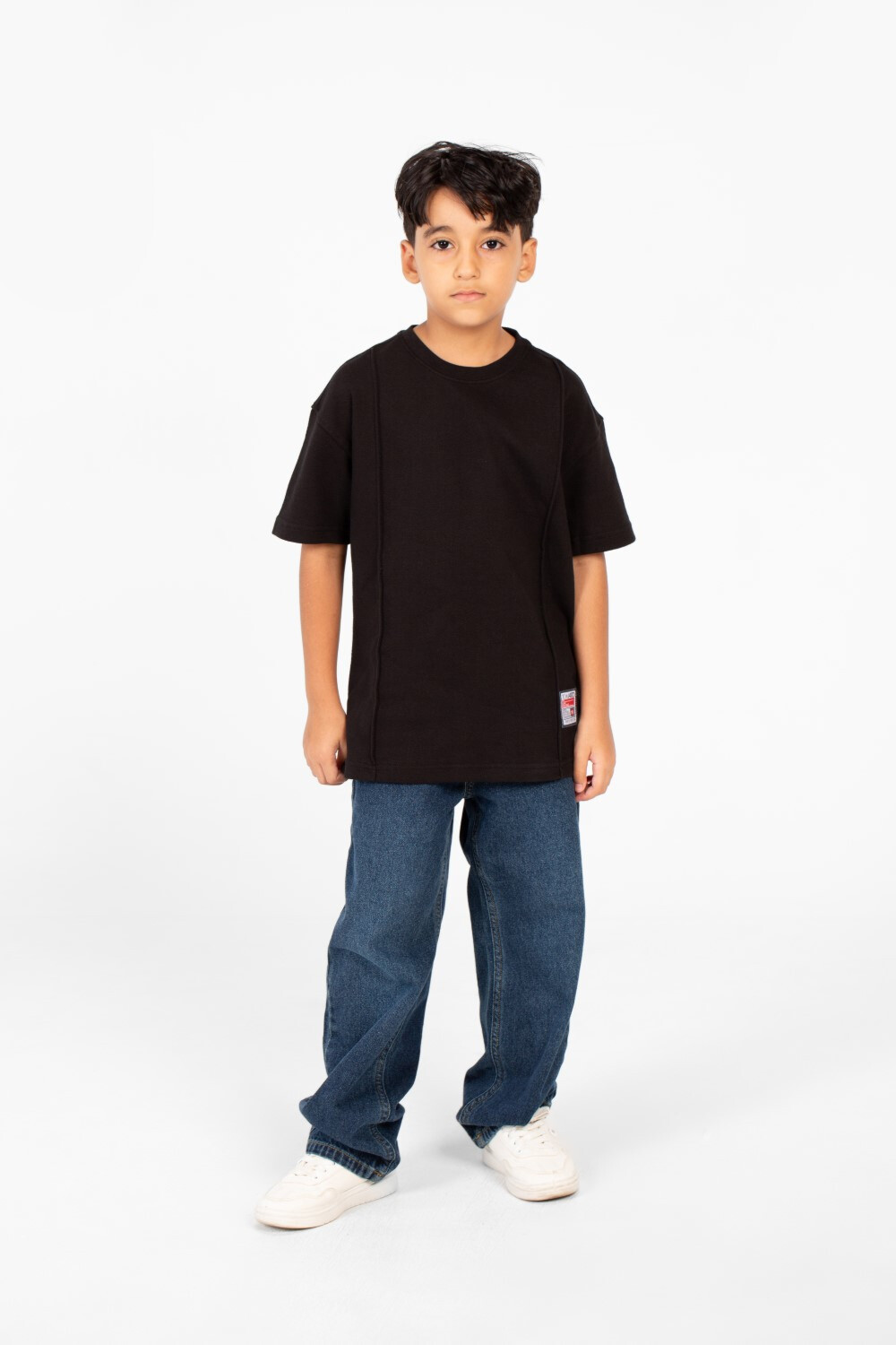 Boy's Basic Modern Design T-shirt With A Round Neck And Short Sleeves