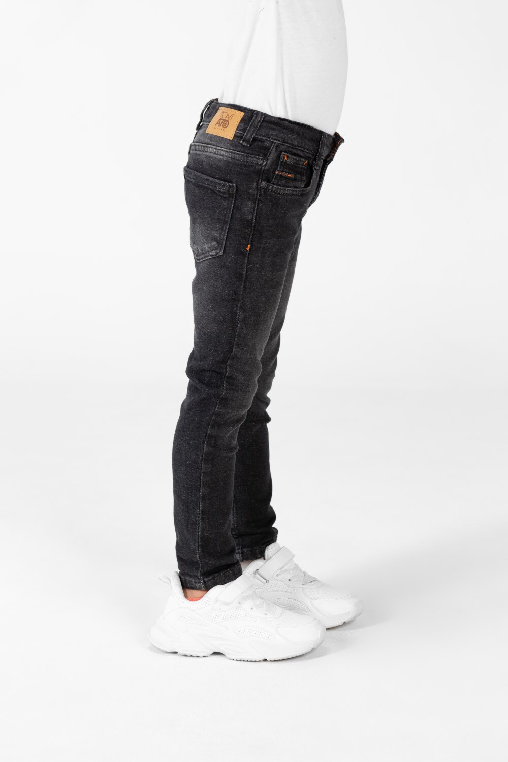 Boy's Jeans Pants With Basic Details And Five Pockets