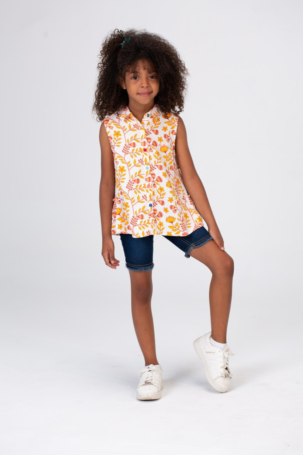 Girls White Floral Blouse Without Sleeves With Colored Buttons On The Front