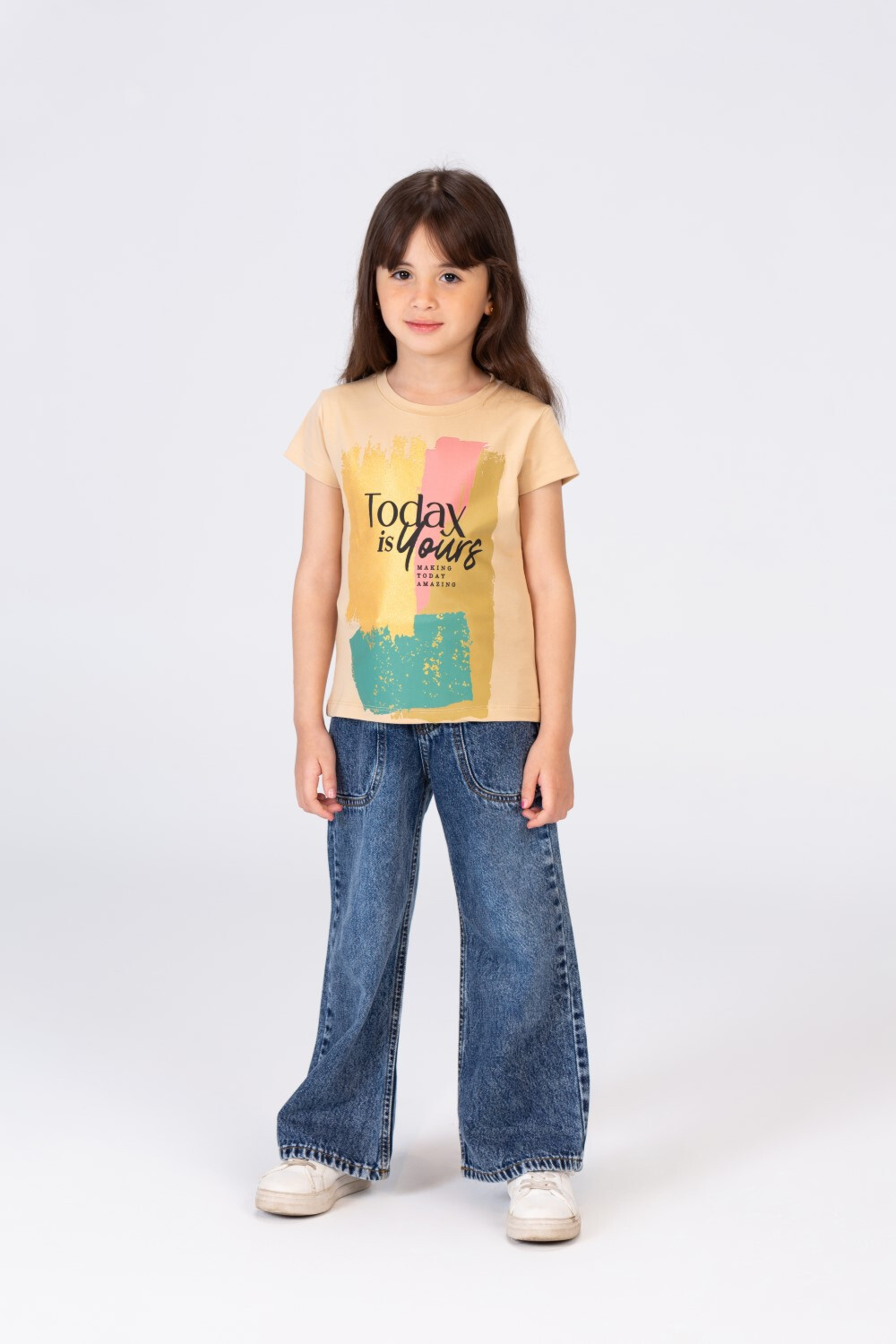 Girls Printed T-shirt With Comfortable And Practical Material
