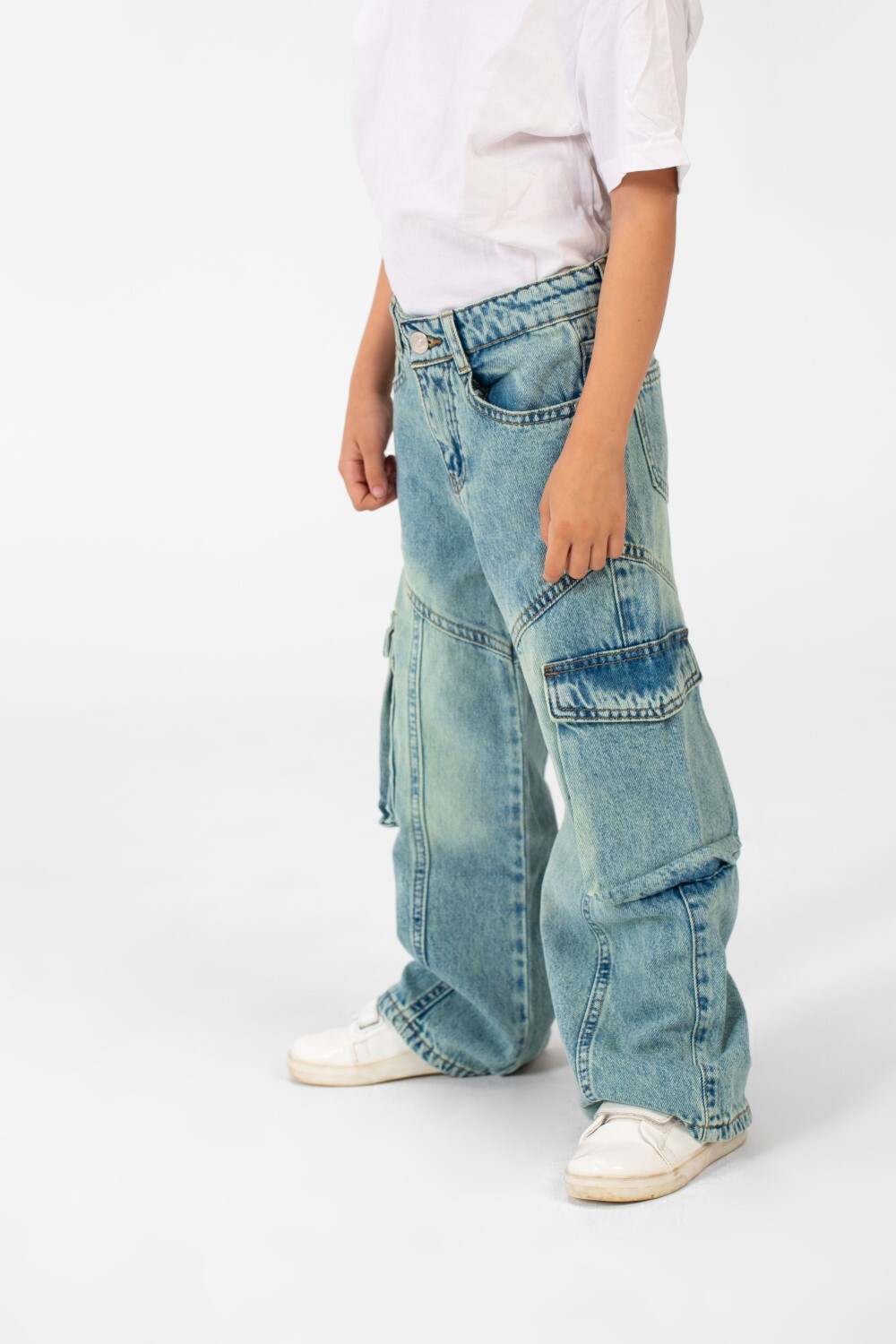 Girl's Slouchy Cargo Jeans Pants With Pockets And Modern Design