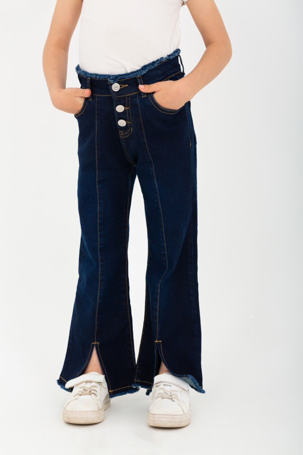 Girls Open Bottom Jeans With A New Cut